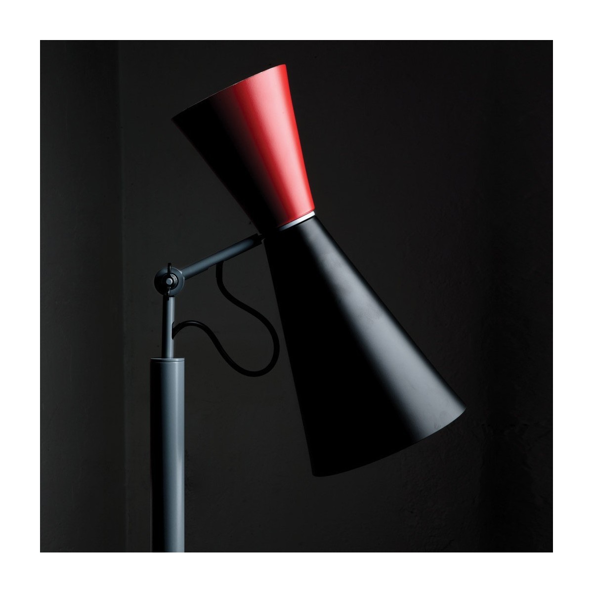 black/red - Parliament floor lamp