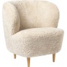 small Stay lounge chair - Moonlight sheepskin + clear lacquered oak legs