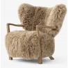 Wulff Lounge Chair – oiled oak – 50mm Honey Sheepskin